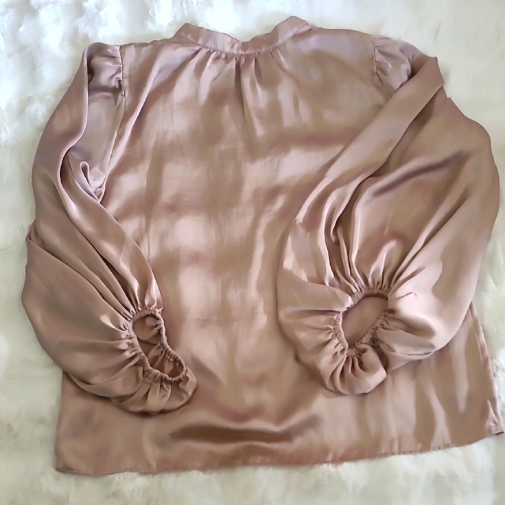 Vince Camuto Pale  Pink Ruched Long Sleeve Blouse Size M